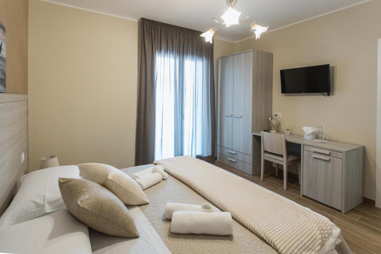 Oasi Perla Del Mare Rooms Aci Castello Exteriör bild