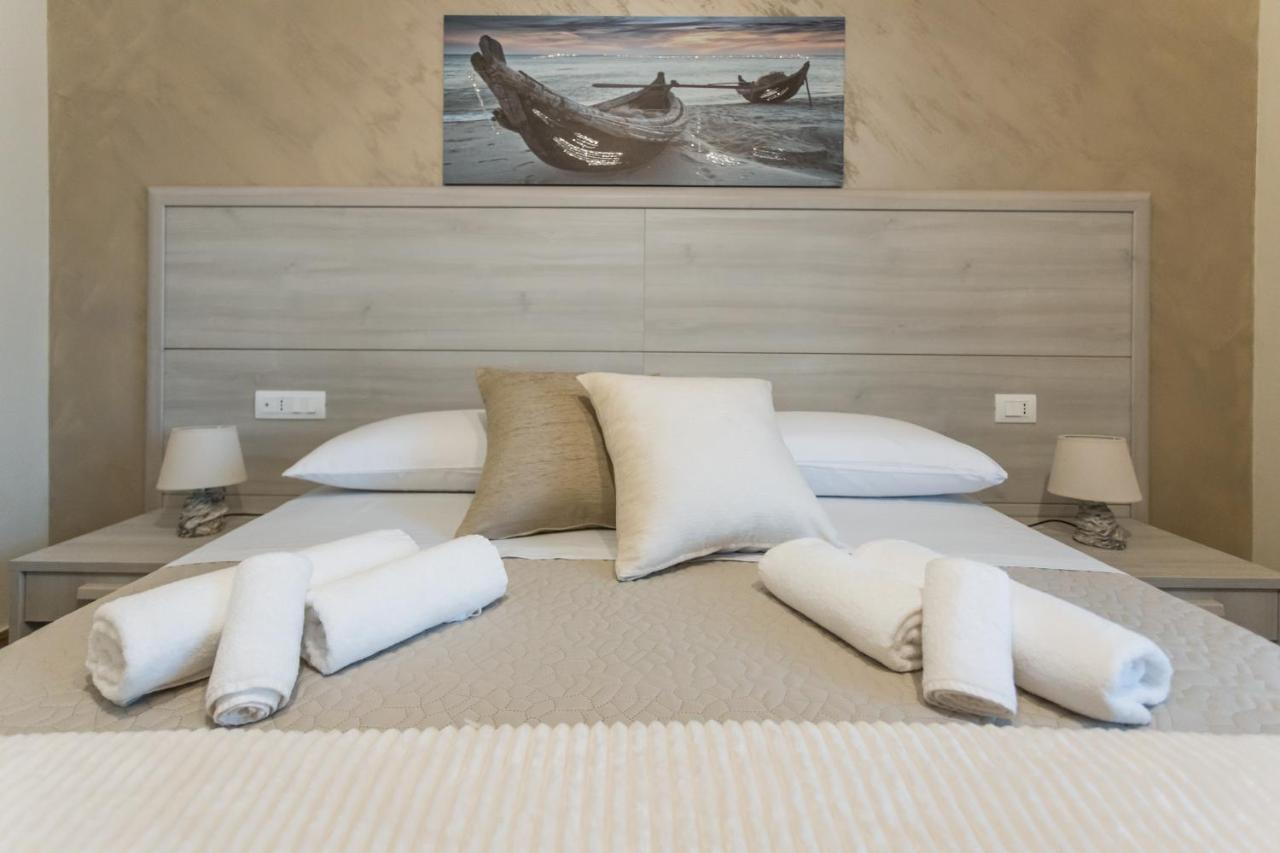 Oasi Perla Del Mare Rooms Aci Castello Exteriör bild