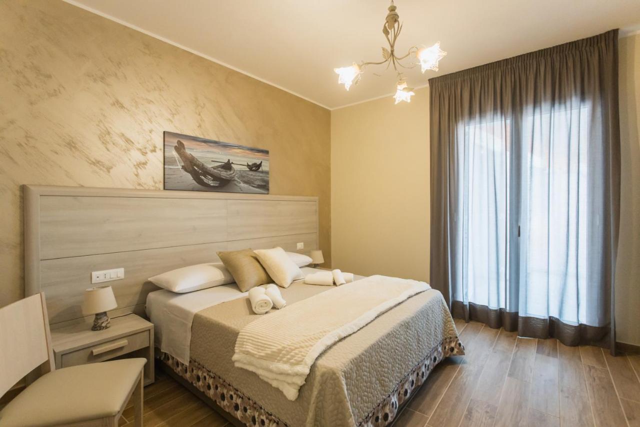 Oasi Perla Del Mare Rooms Aci Castello Exteriör bild